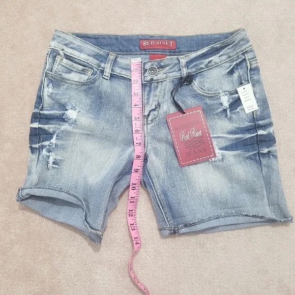 NEW Red Rivet Denim Shorts Cotten Stretch Blend Distressed Woman's Size 5 - Picture 7 of 10